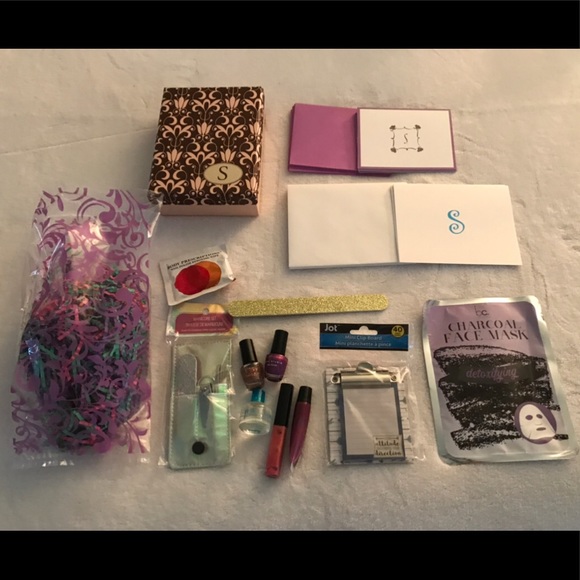 Hello Poshers - Picture 6 of 6